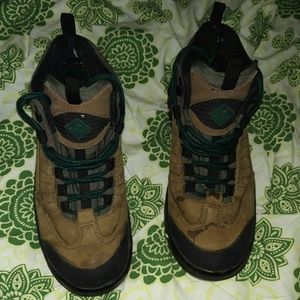 WOMEN'S EMS VIBRAM HIKING BOOTS Size 6